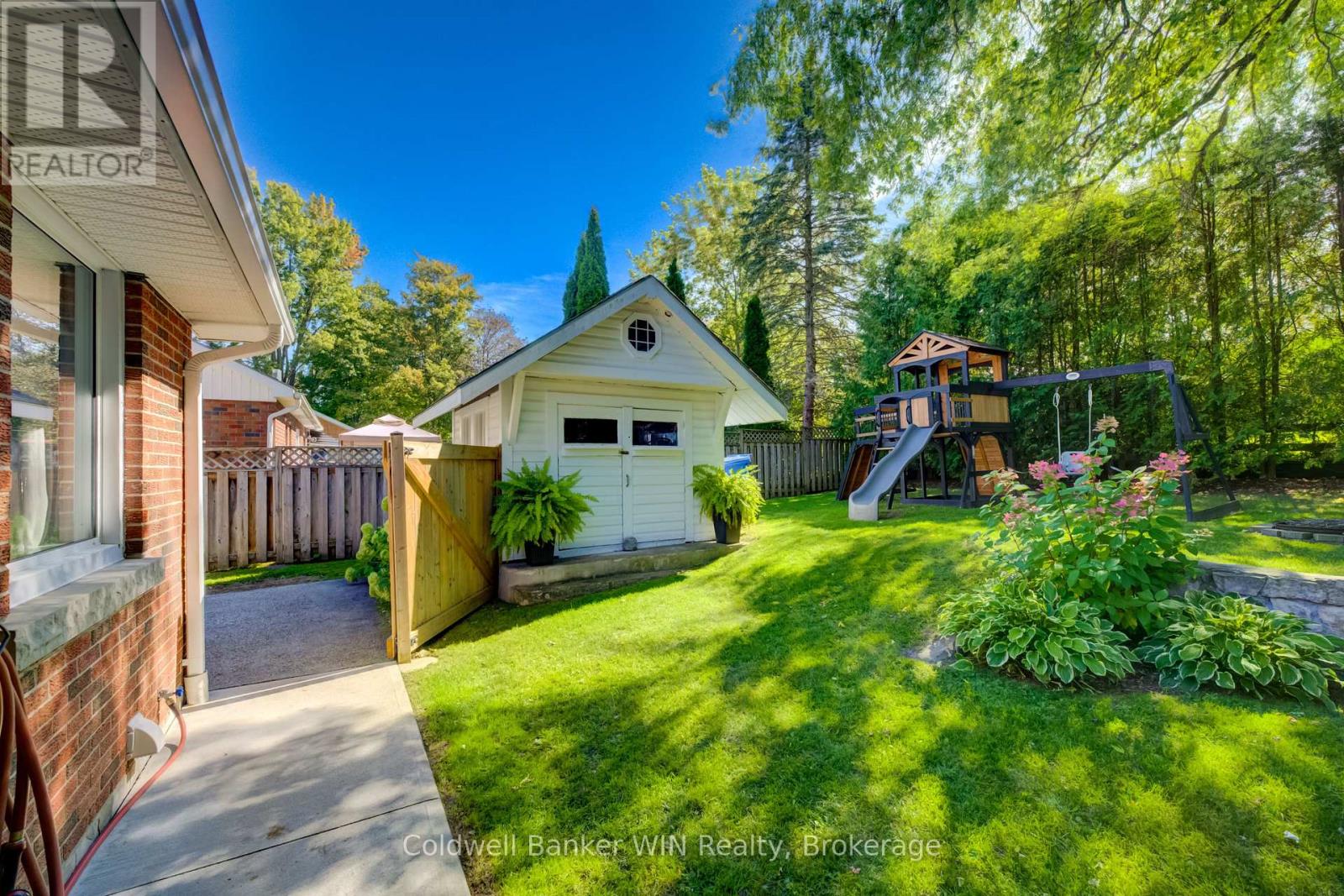 560 WATERLOO STREET - Image 33