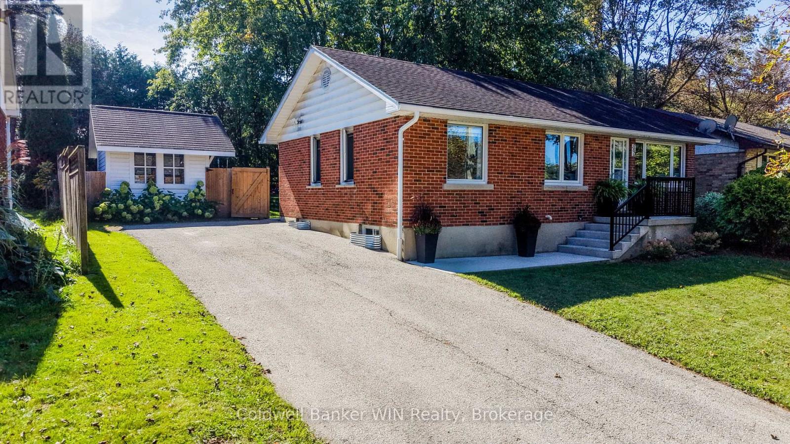 560 WATERLOO STREET - Image 37