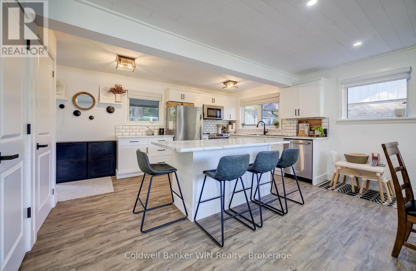 560 WATERLOO STREET - Image 6