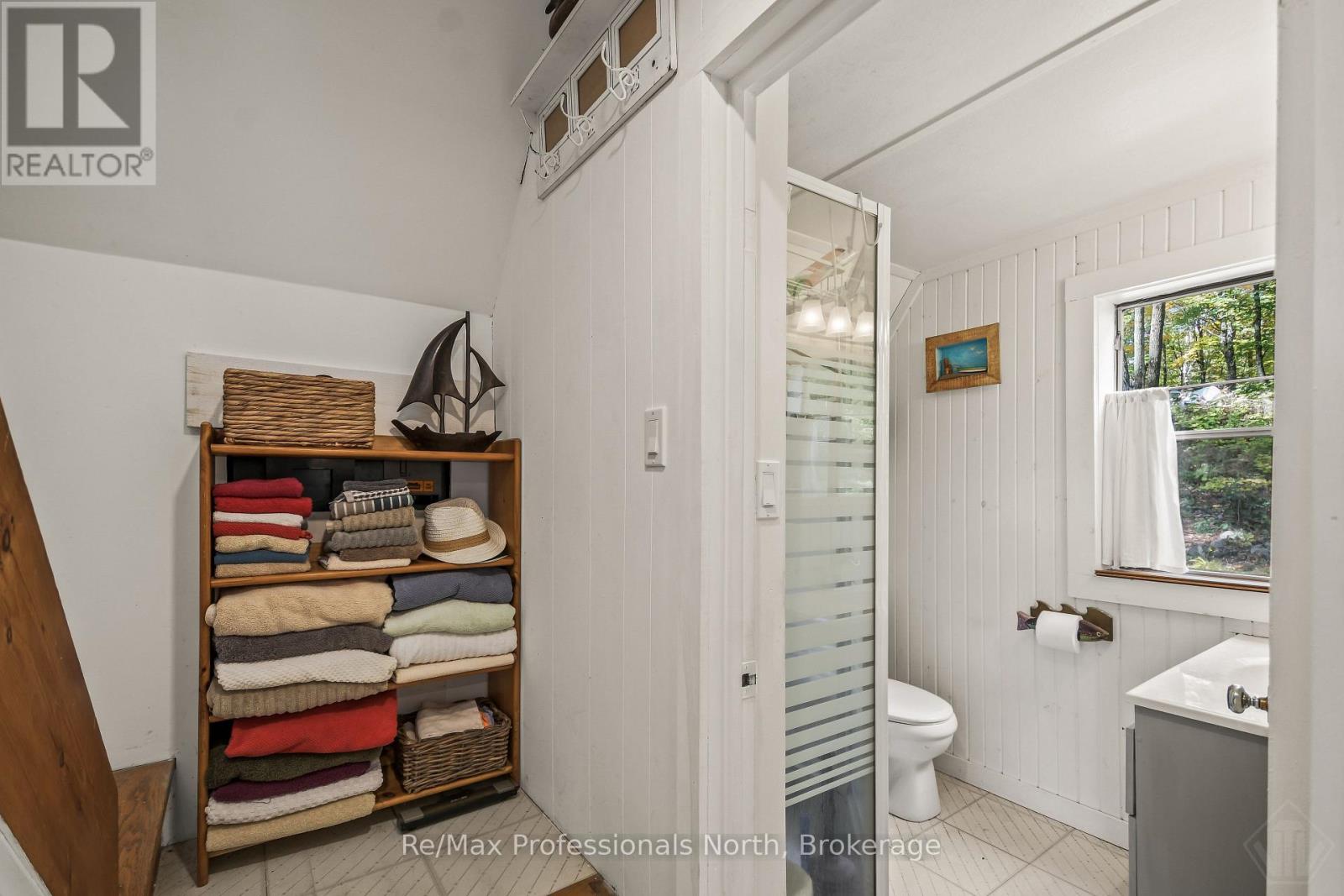 1039 ANN STREET - 10