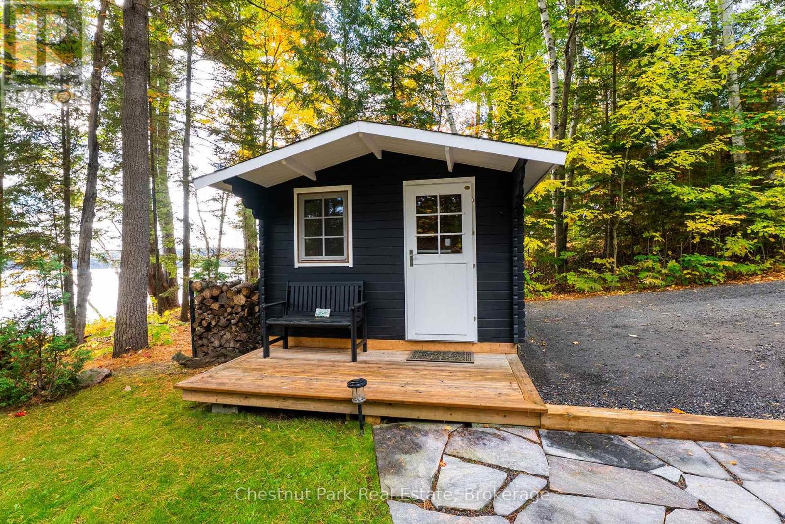 1095 BAYVIEW AVENUE - Image 25