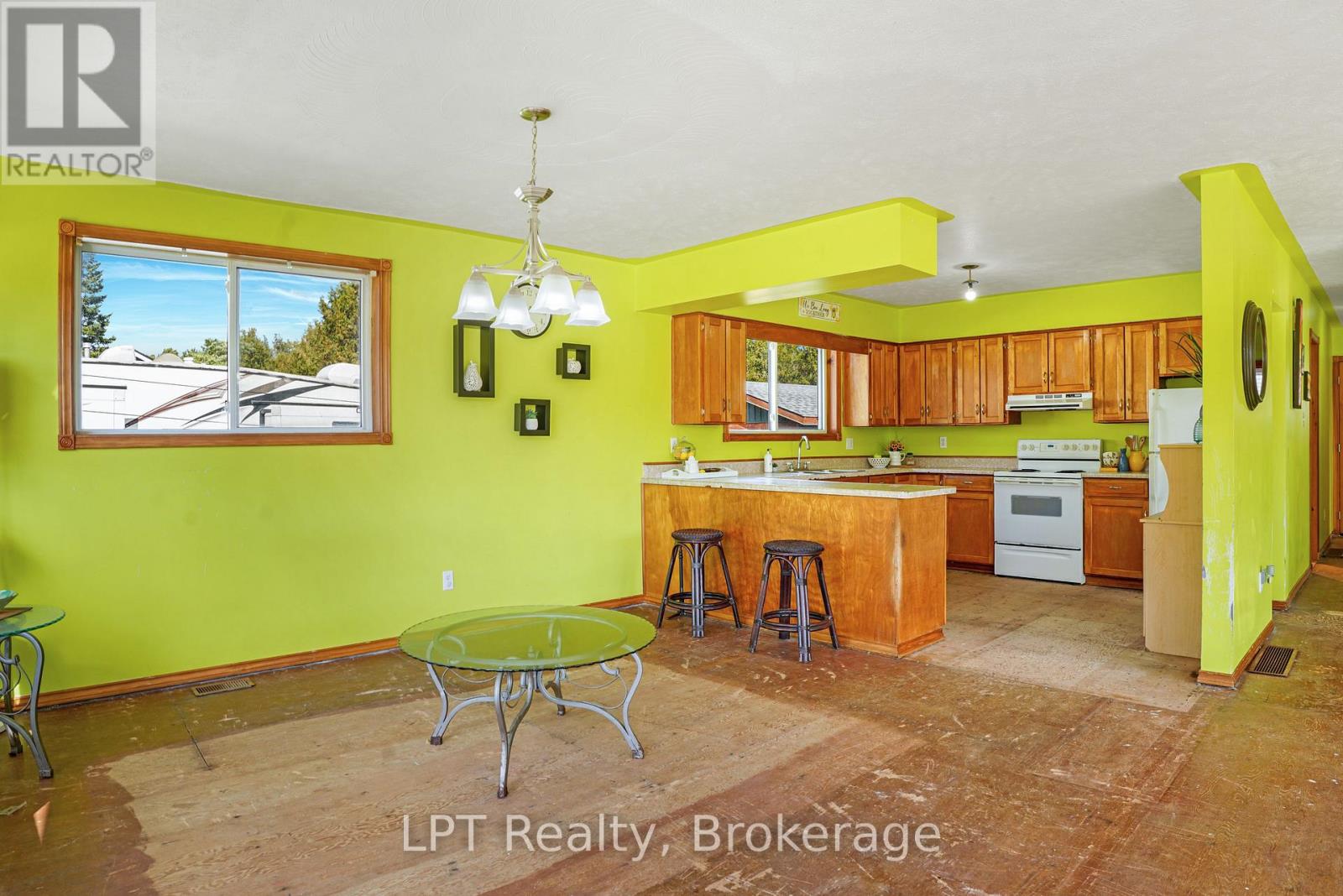 629 JOHN STREET - Image 13