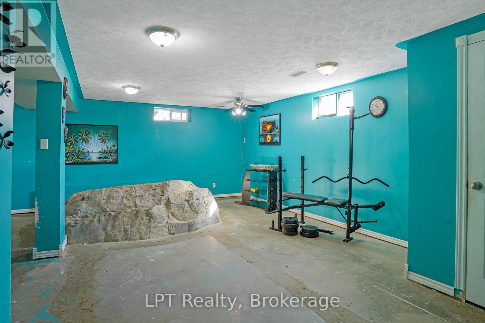 629 JOHN STREET - Image 31