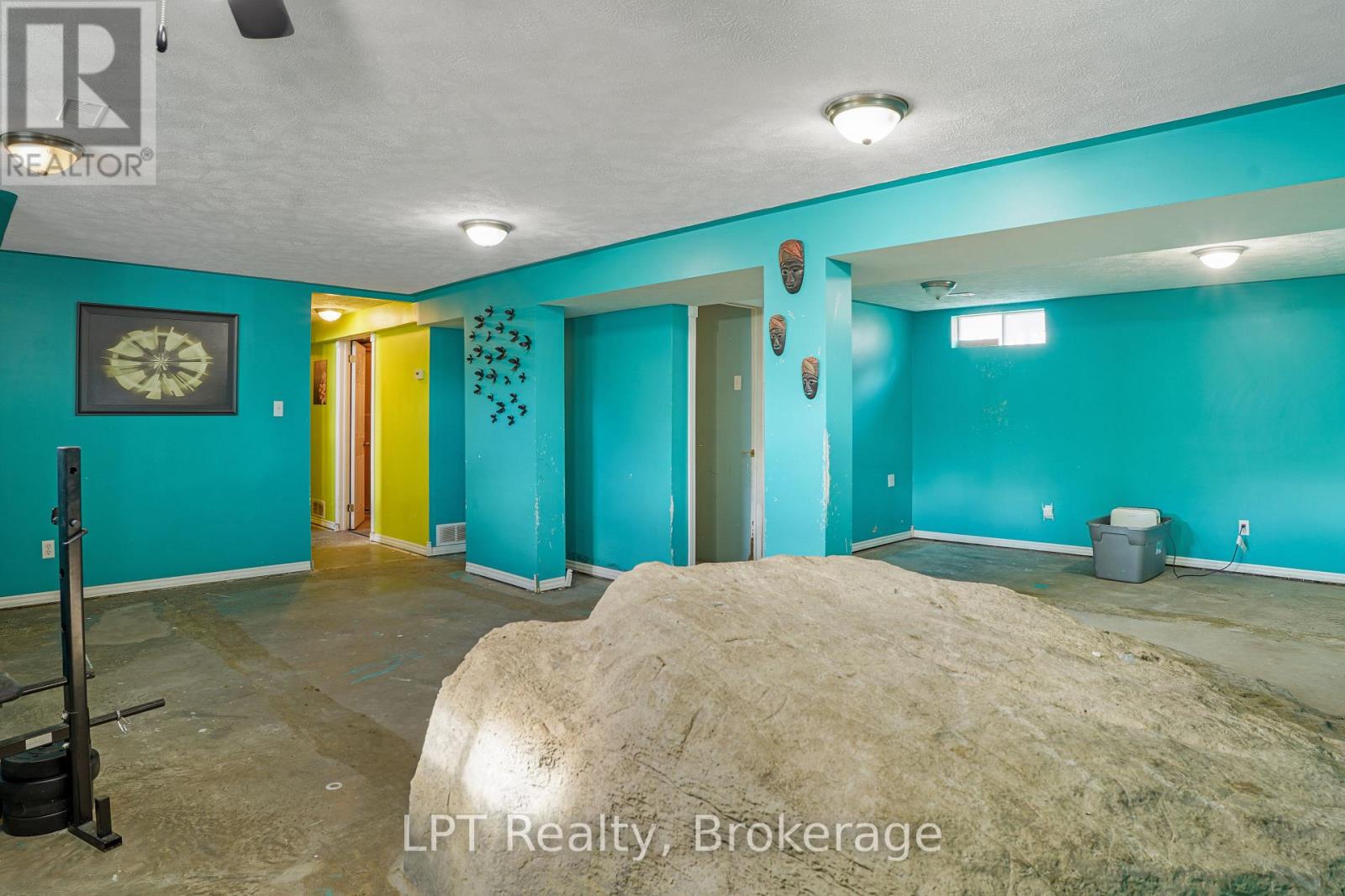 629 JOHN STREET - Image 33