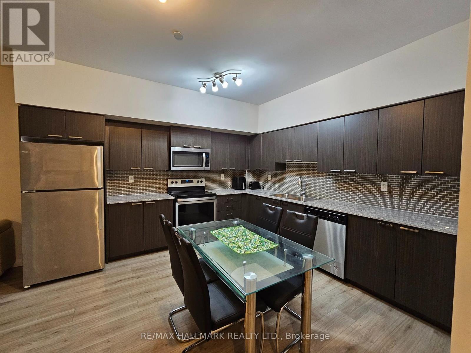 #101 2152 LAWRENCE AVENUE - 4