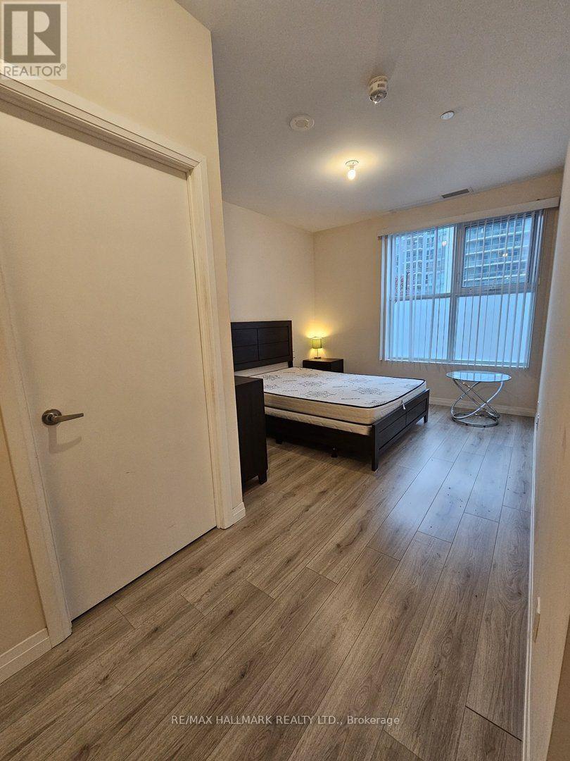 #101 2152 LAWRENCE AVENUE - 7