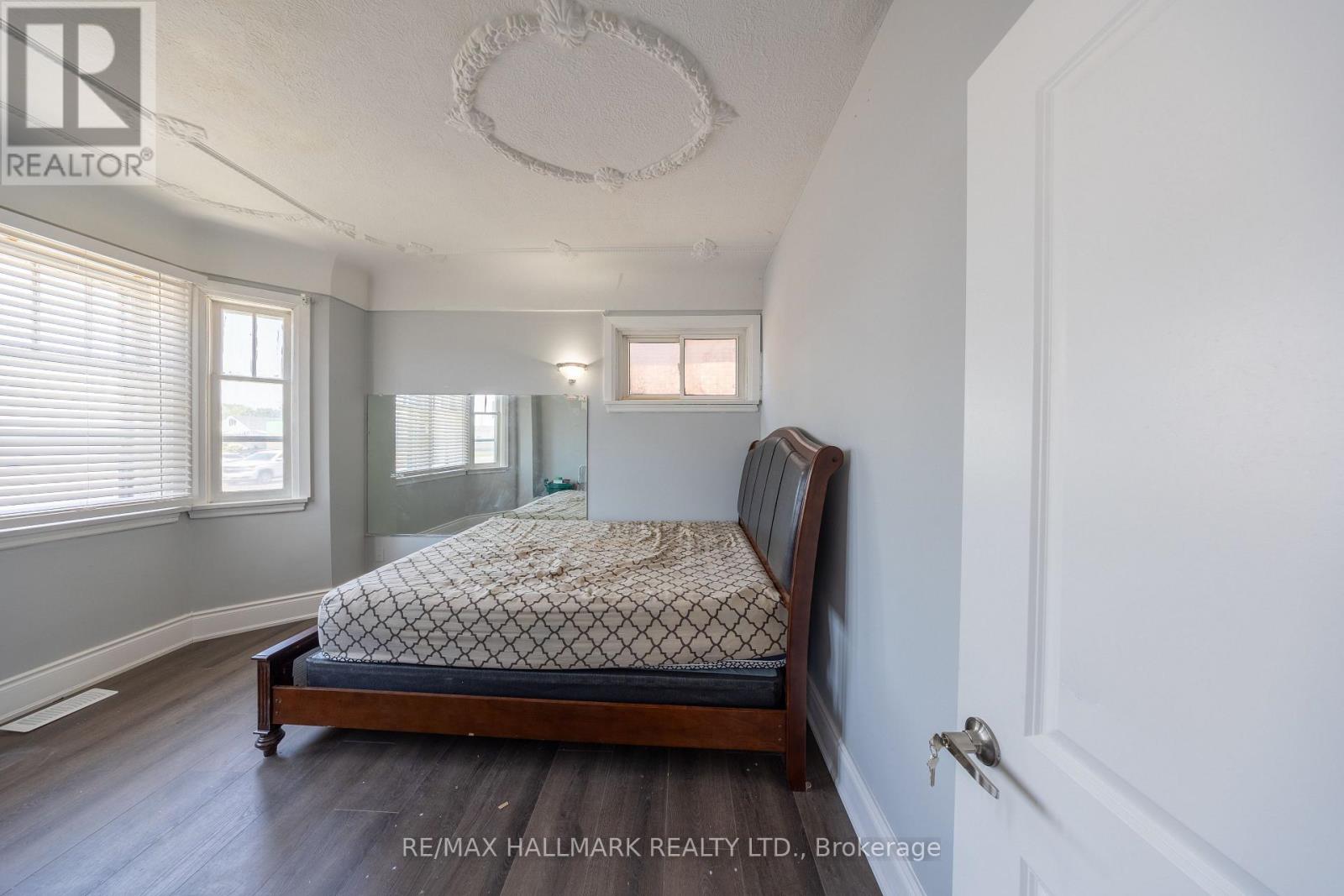 559 Ritson Road South, Oshawa, ON photo 8