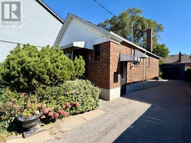 293 Glebemount Avenue, Toronto, ON photo 1