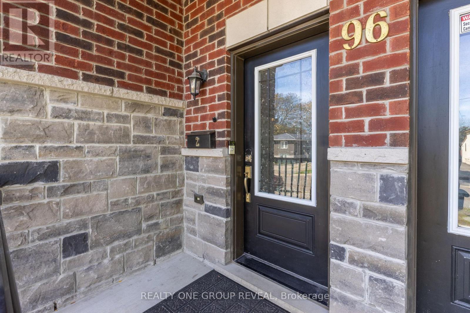 2- 96 Cromwell Avenue, Oshawa, ON photo 2