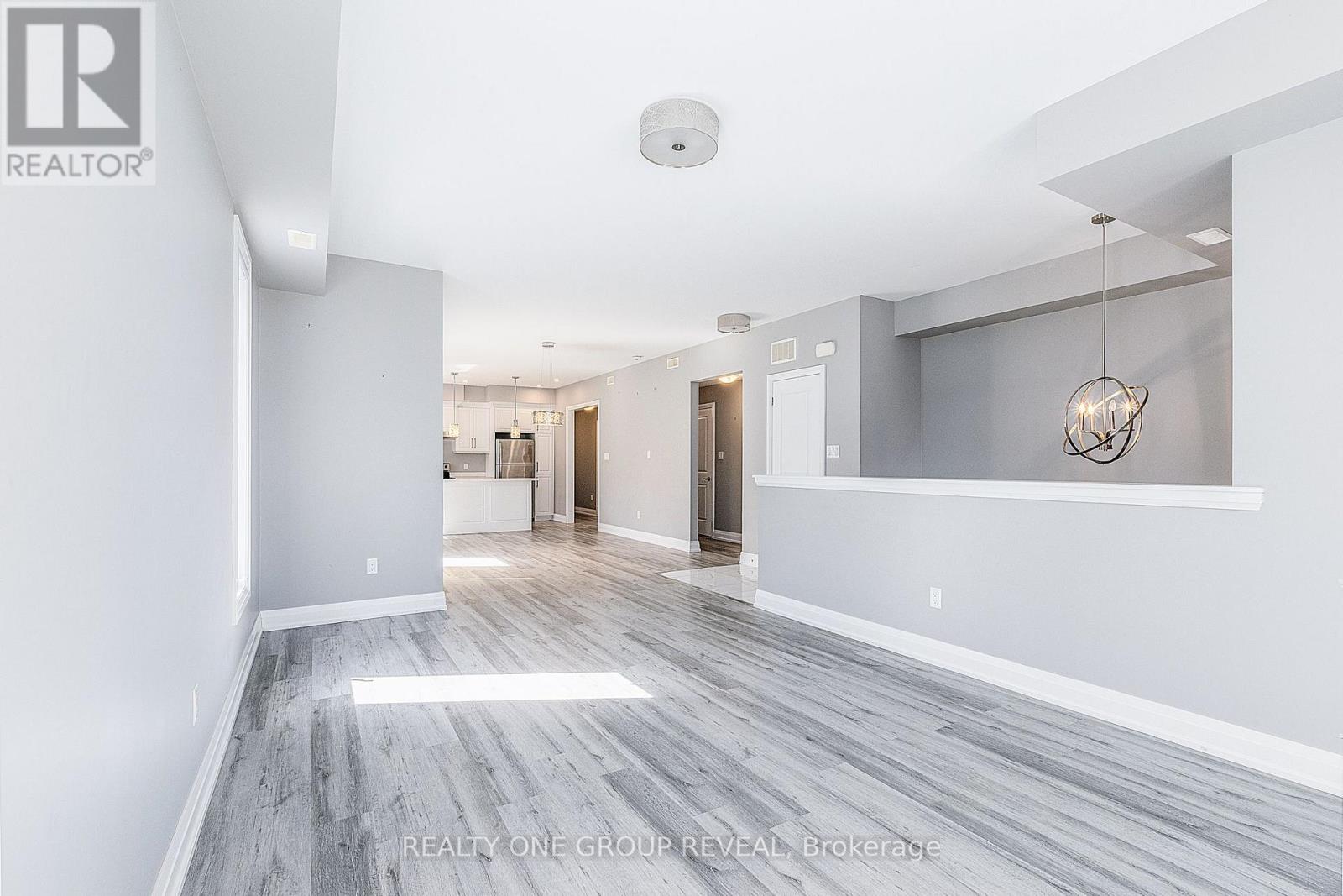 2- 96 Cromwell Avenue, Oshawa, ON photo 5