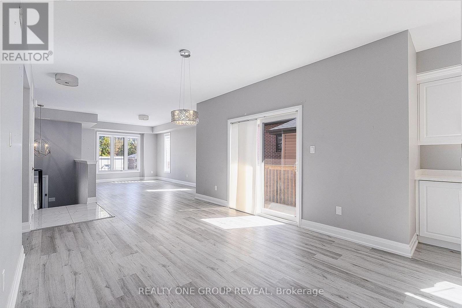 2- 96 Cromwell Avenue, Oshawa, ON photo 7