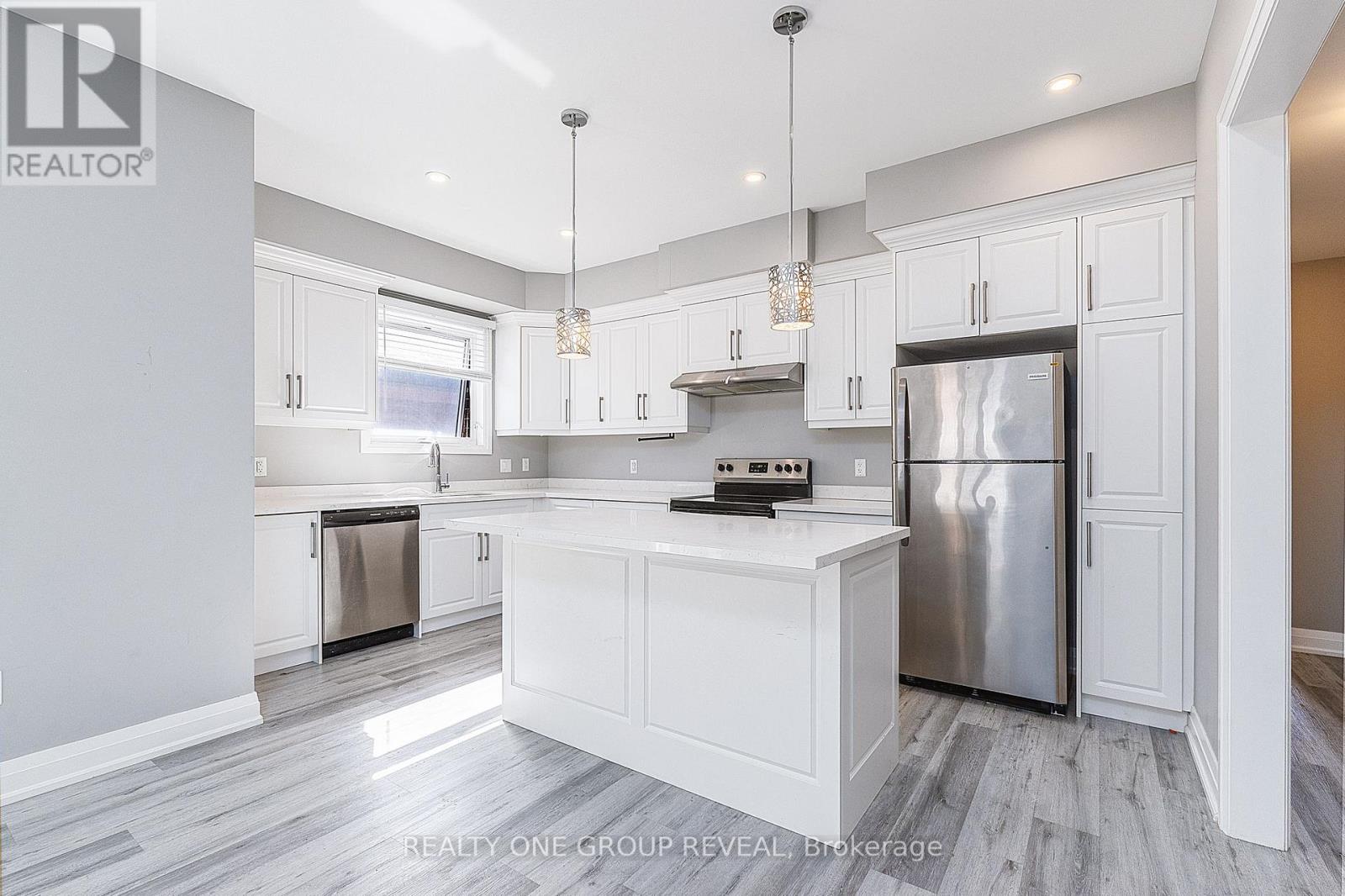 2- 96 Cromwell Avenue, Oshawa, ON photo 8