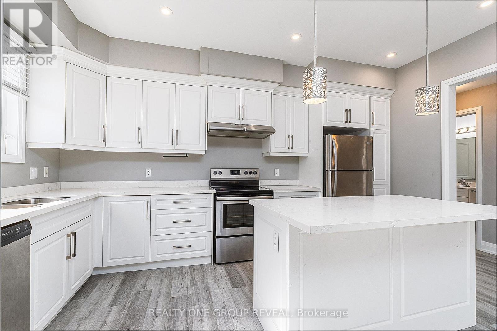 2- 96 Cromwell Avenue, Oshawa, ON photo 9