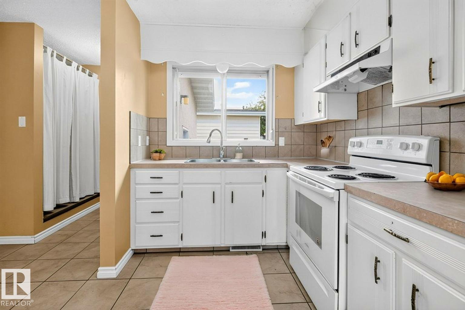8612 175 ST NW - 15