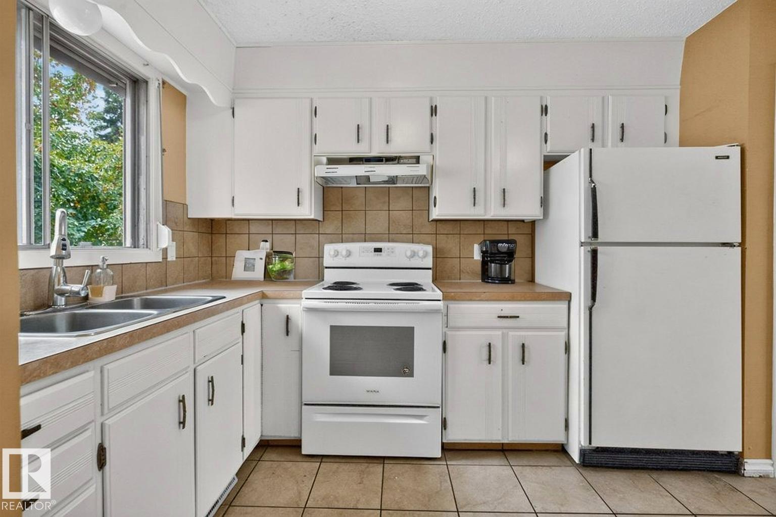 8612 175 ST NW - 18