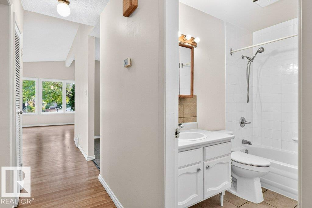 8612 175 ST NW - 34