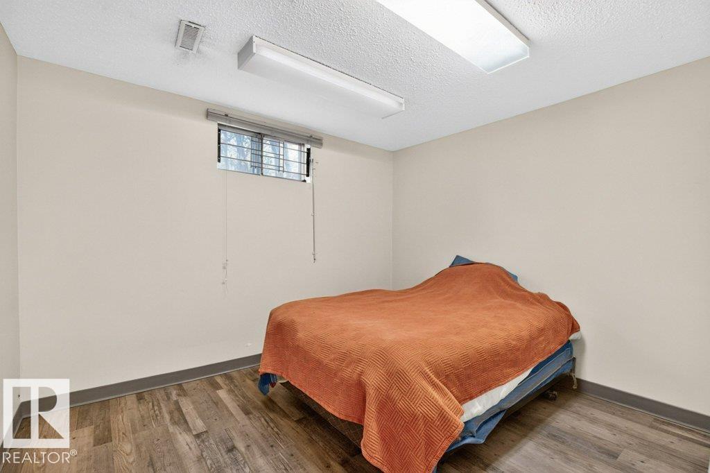 8612 175 ST NW - 40