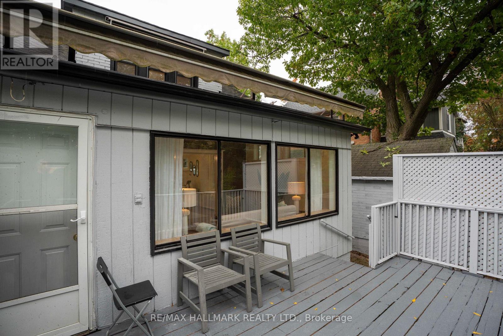 20 Elizabeth Street South, Richmond Hill, ON photo 11