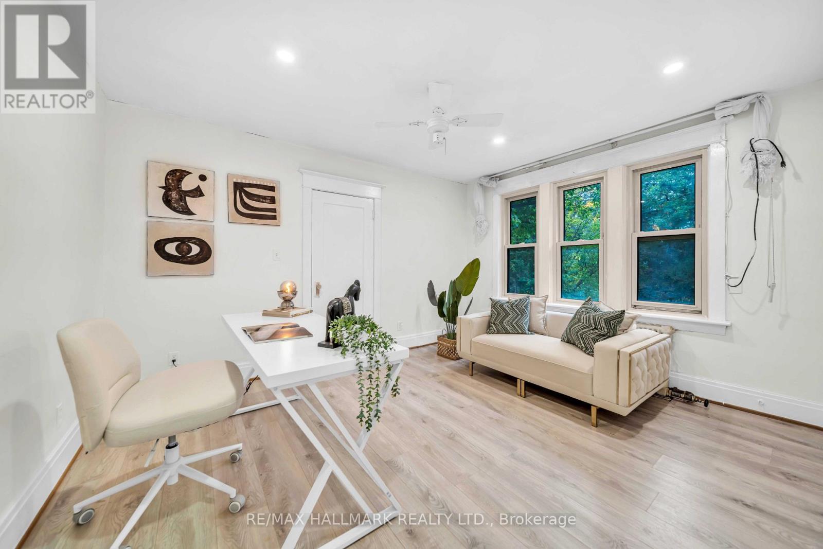 20 Elizabeth Street South, Richmond Hill, ON photo 15