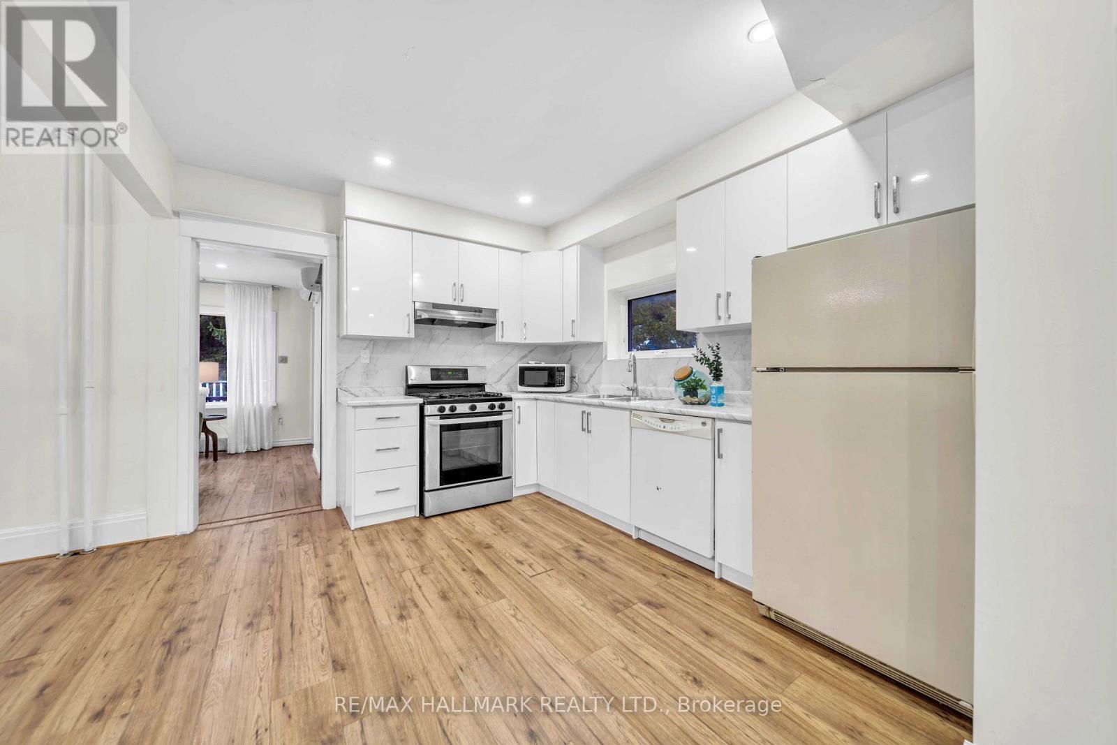 20 Elizabeth Street South, Richmond Hill, ON photo 18