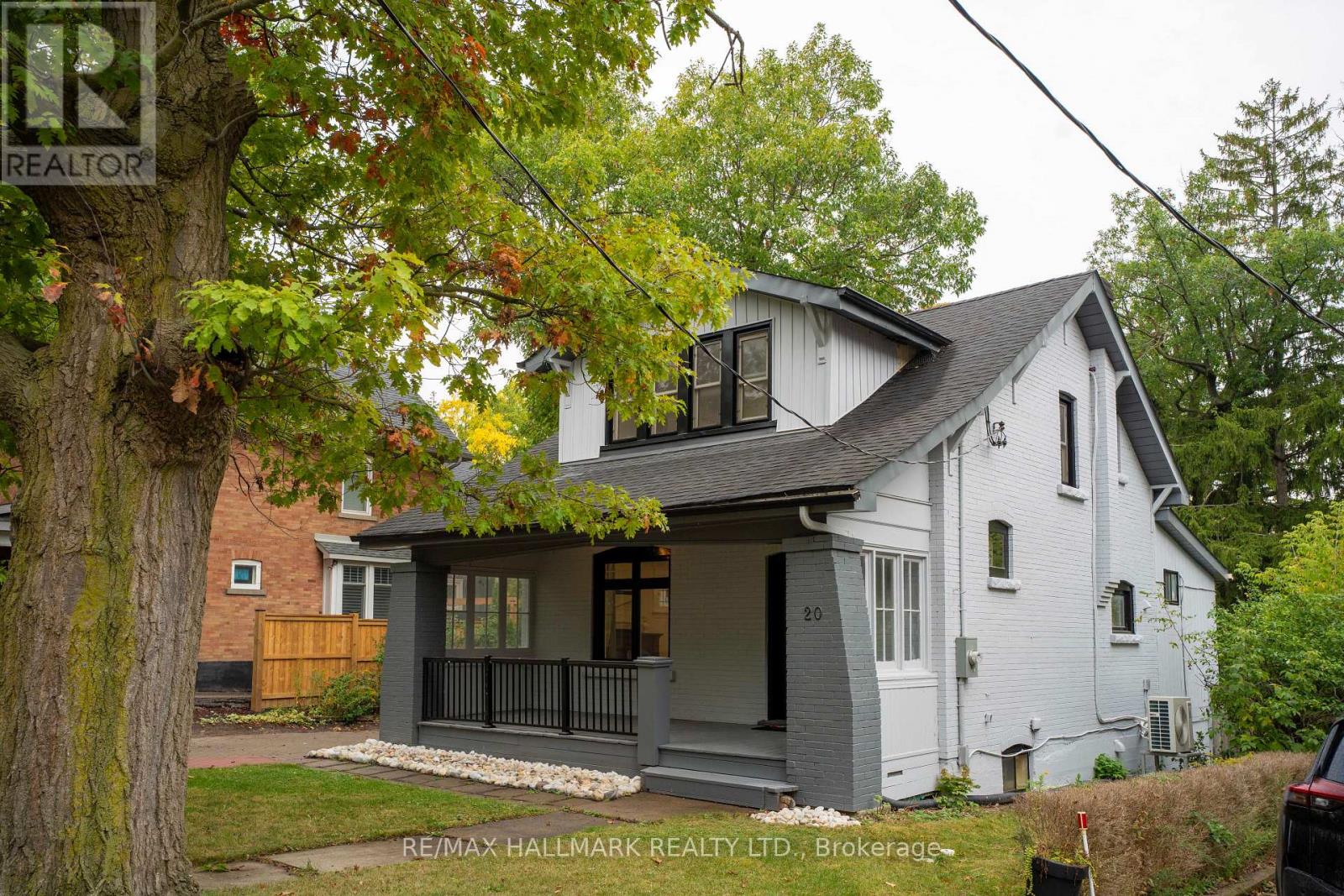 20 ELIZABETH STREET S - 25