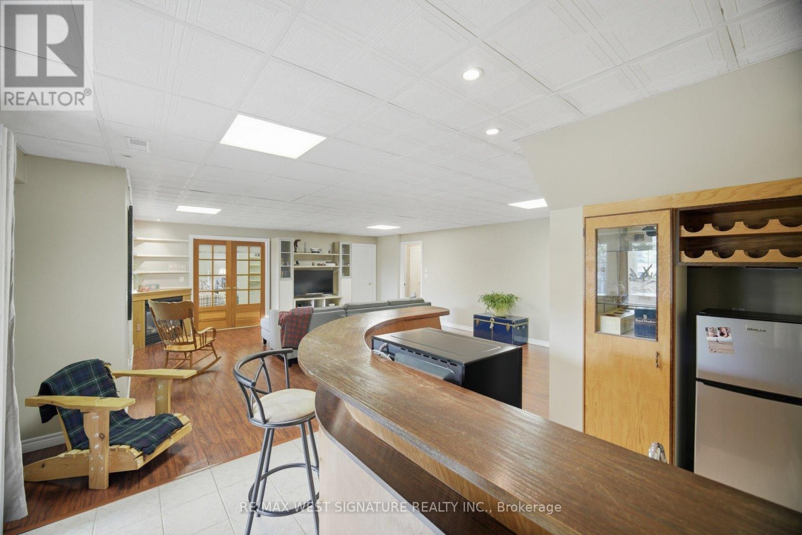 445 MAIN STREET - Image 25