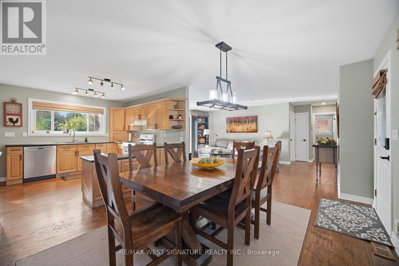 445 MAIN STREET - 6