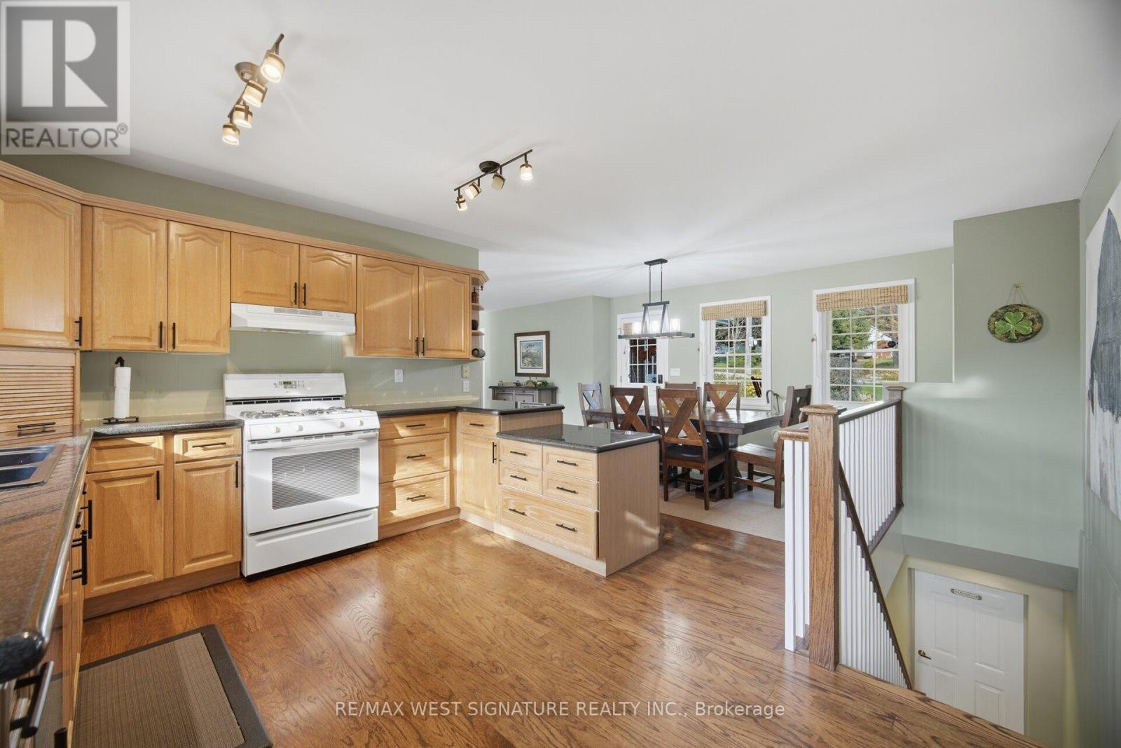 445 MAIN STREET - Image 9