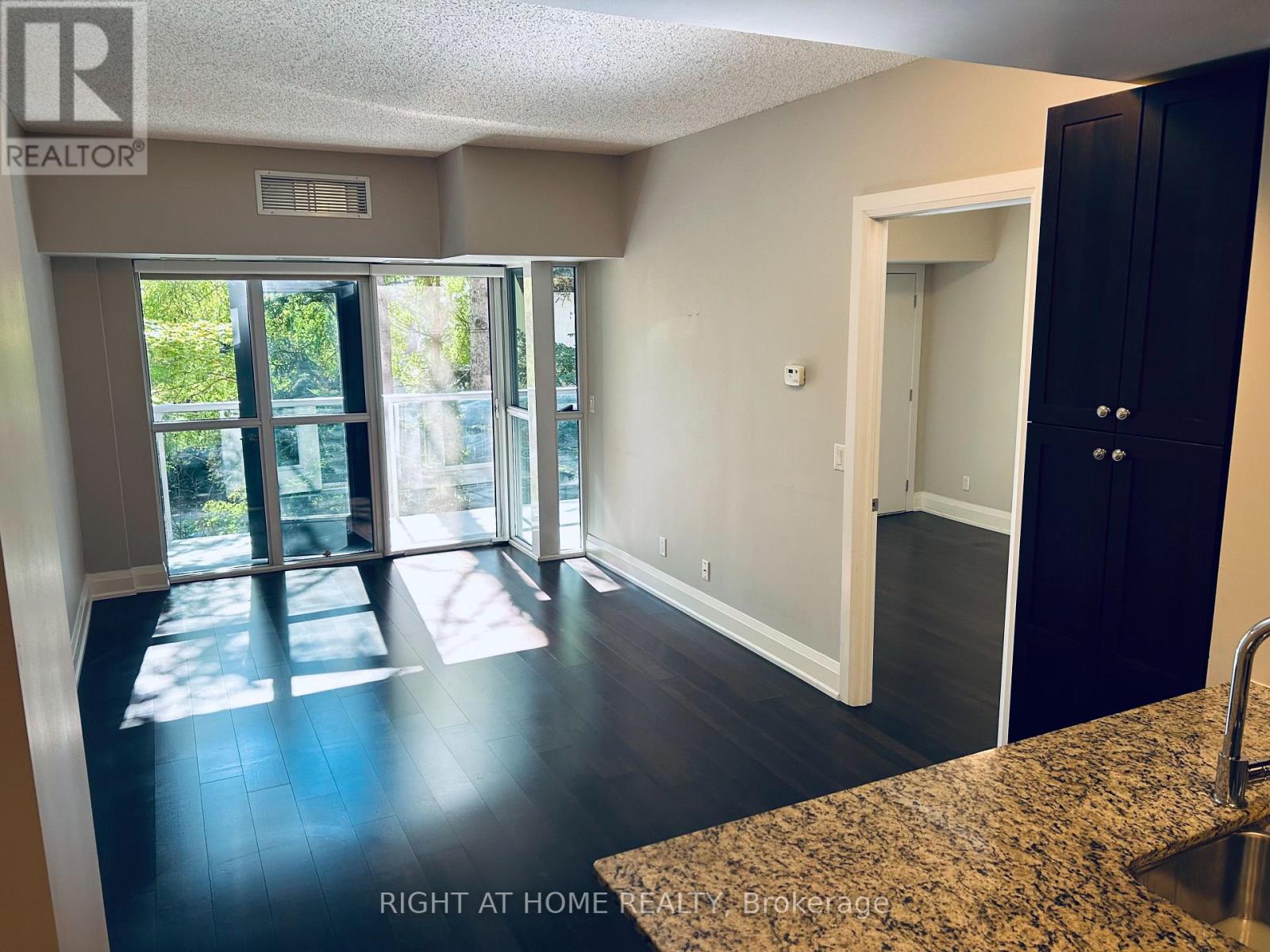 #207 8302 ISLINGTON AVENUE - 13