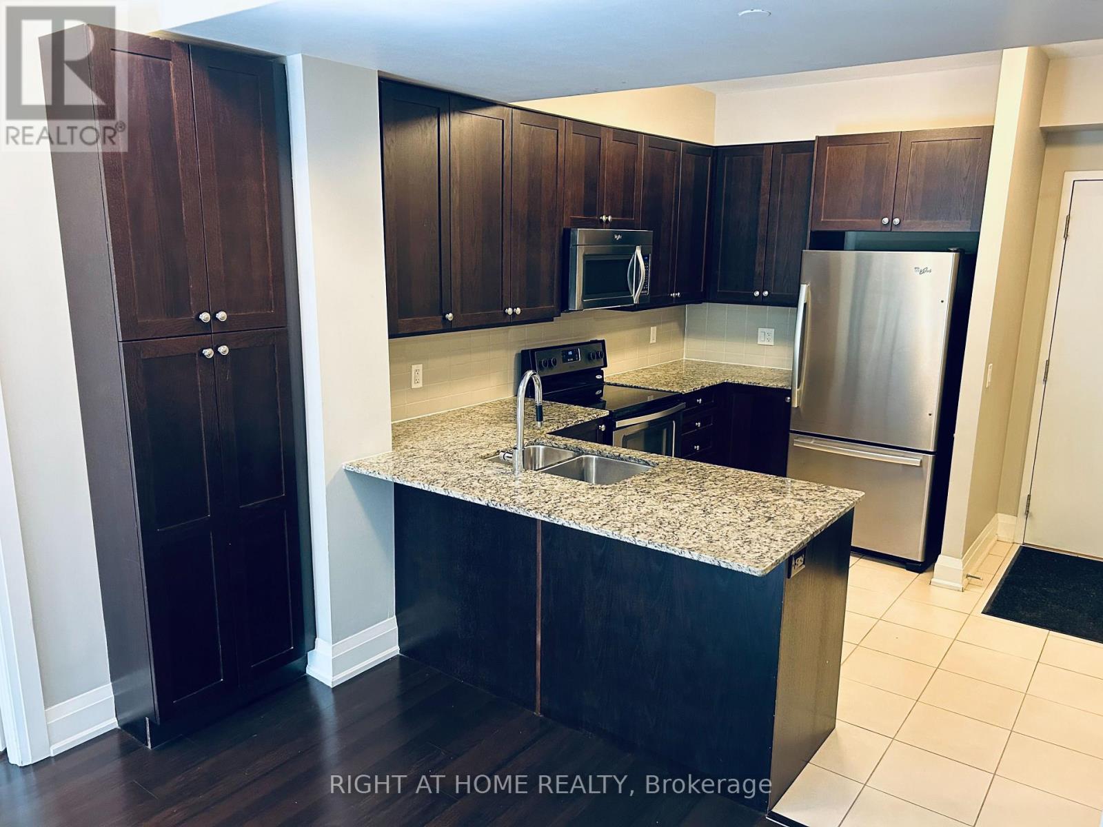 #207 8302 ISLINGTON AVENUE - 7