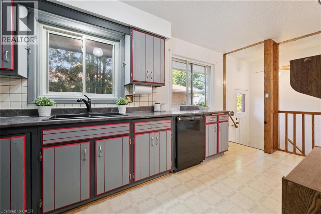 128 BRIAR KNOLL Drive - Image 9