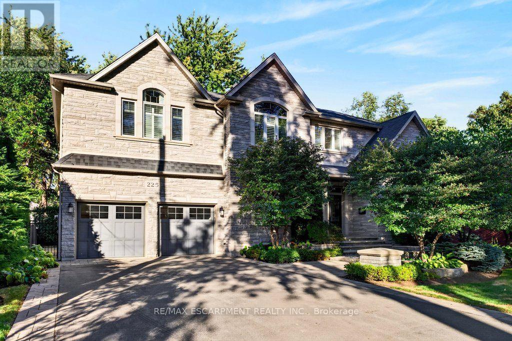 225 LAKESIDE AVENUE - 1