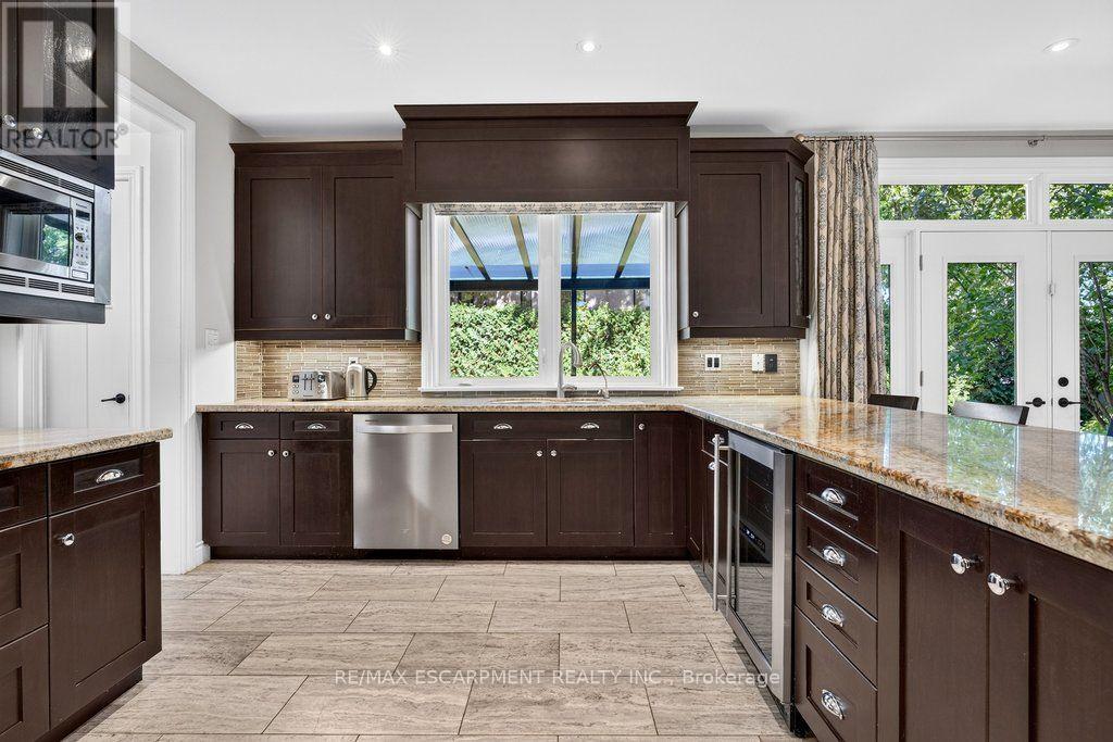 225 Lakeside Avenue, Burlington, ON photo 11