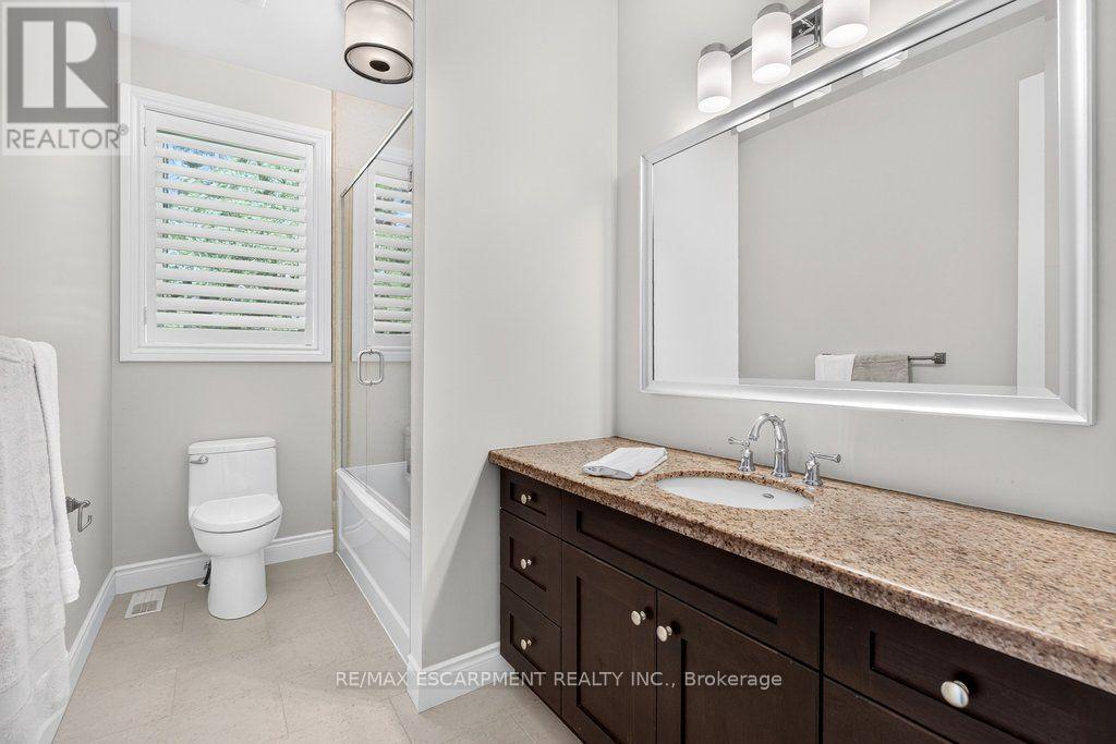 225 Lakeside Avenue, Burlington, ON photo 31