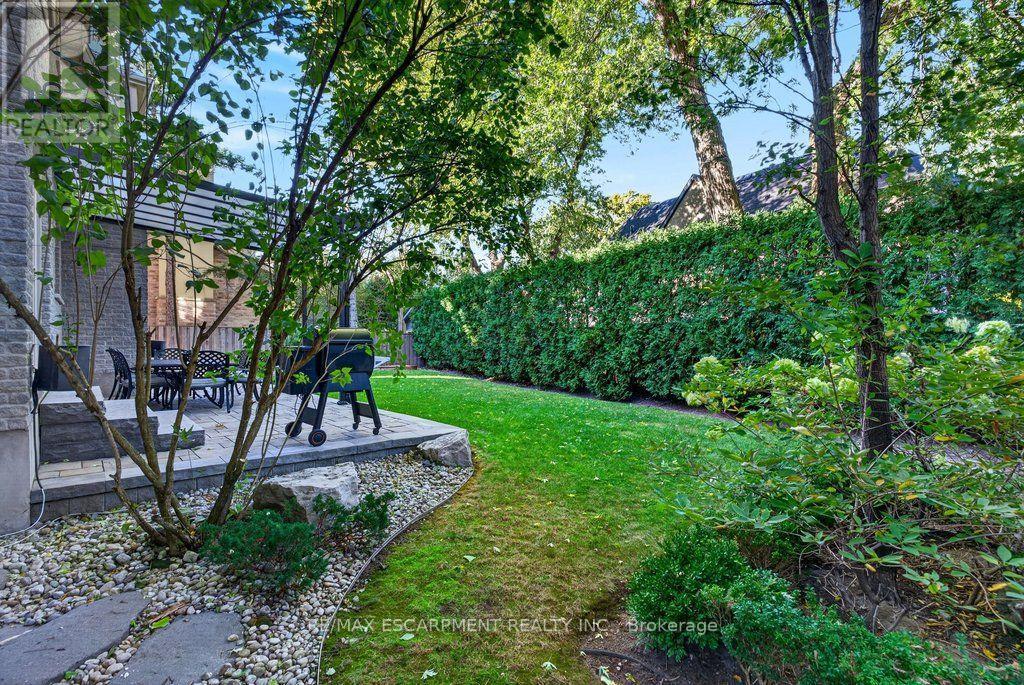 225 Lakeside Avenue, Burlington, ON photo 45