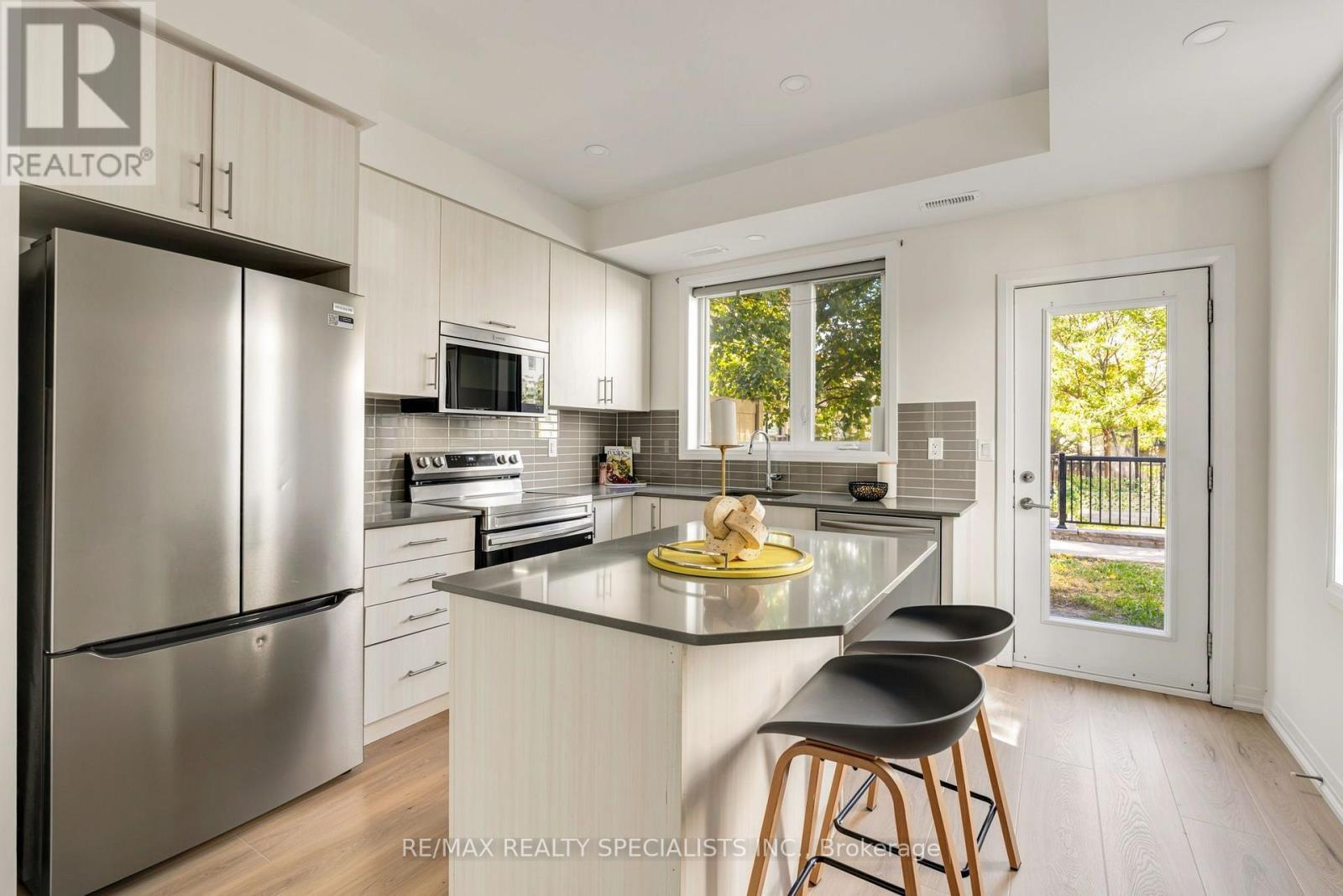 162 William Duncan Road, Toronto, ON photo 11