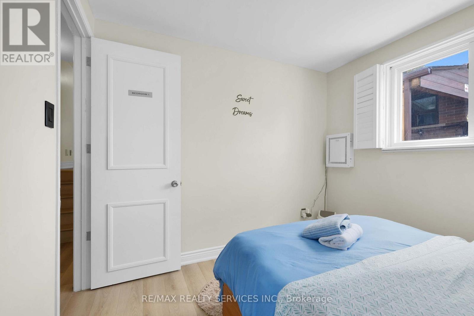17 AVENING DRIVE - 20