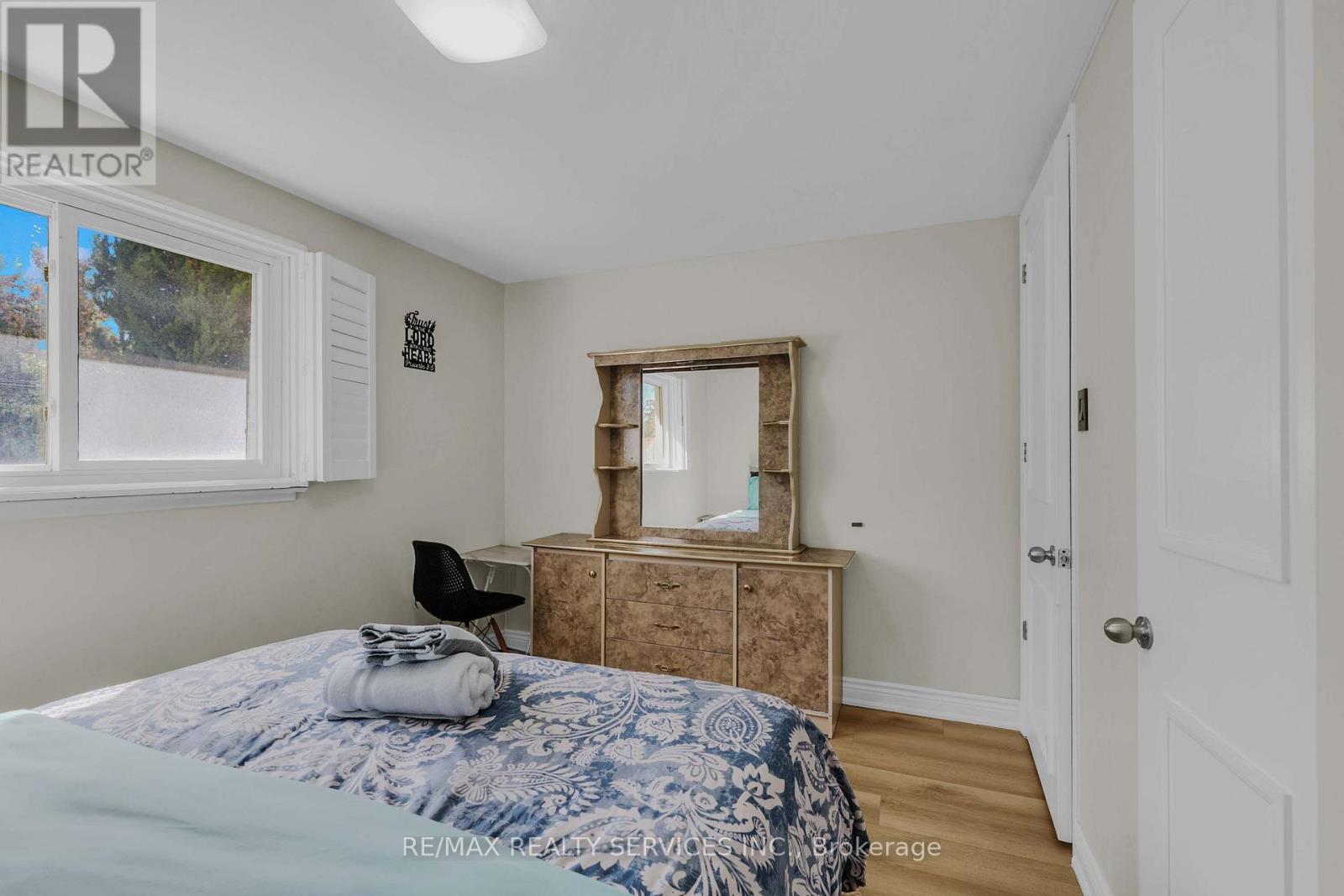 17 Avening Drive, Toronto, ON photo 24