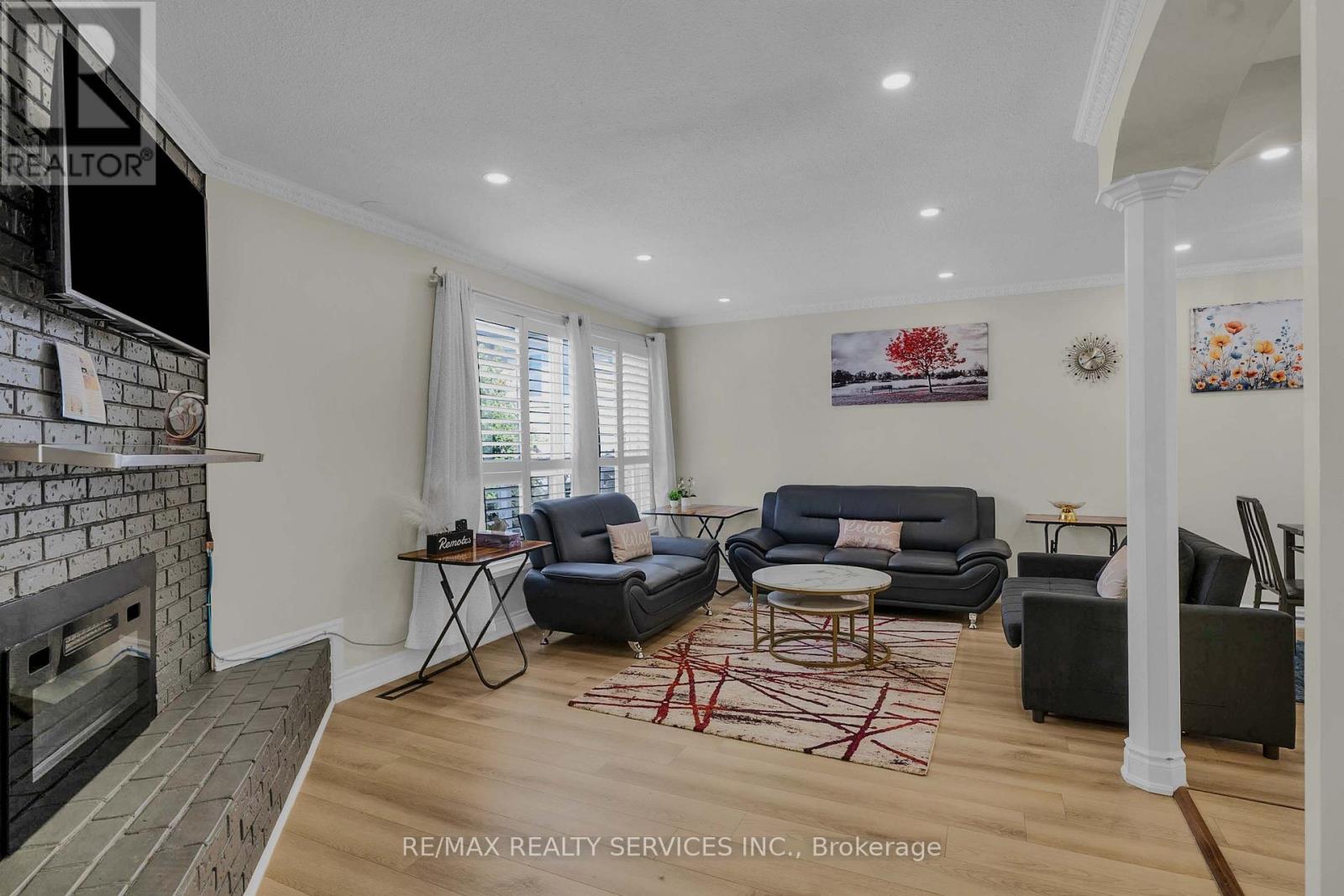 17 Avening Drive, Toronto, ON photo 5
