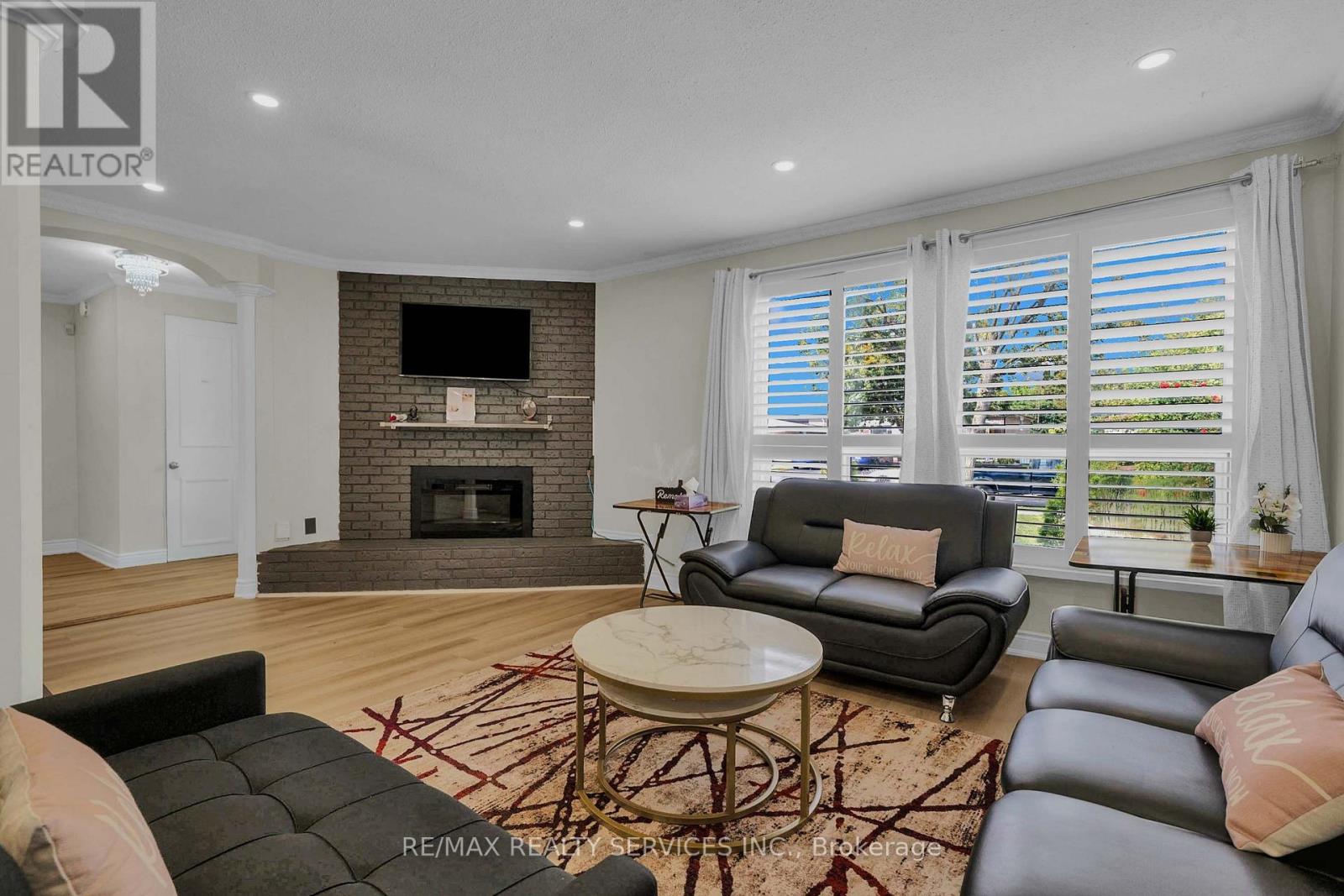 17 Avening Drive, Toronto, ON photo 7