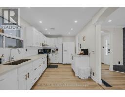 17 Avening Drive, Toronto, ON M9V1Y2 Photo 9