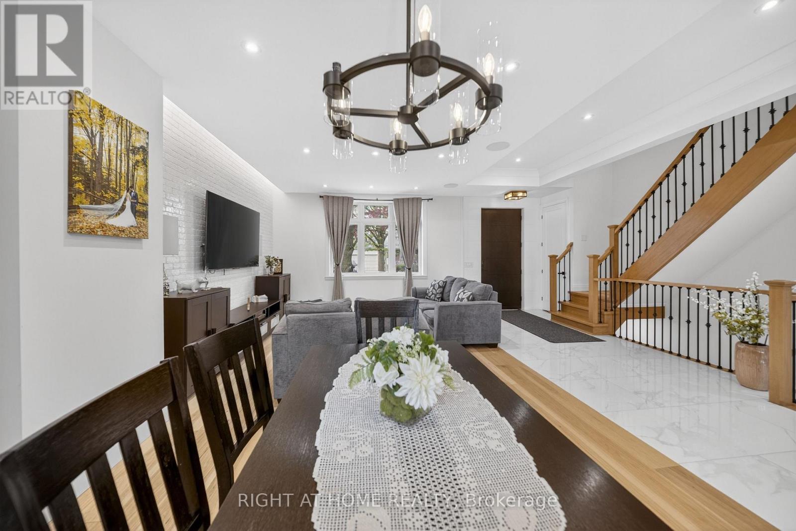 17 Exbury Road, Toronto, ON photo 6