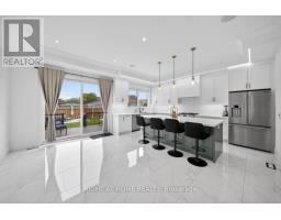 Family room - 17 Exbury Road, Toronto, ON M3M1P6 Photo 8