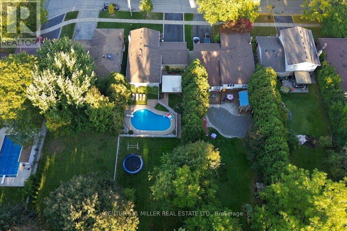 2044 CORAL CRESCENT - 2