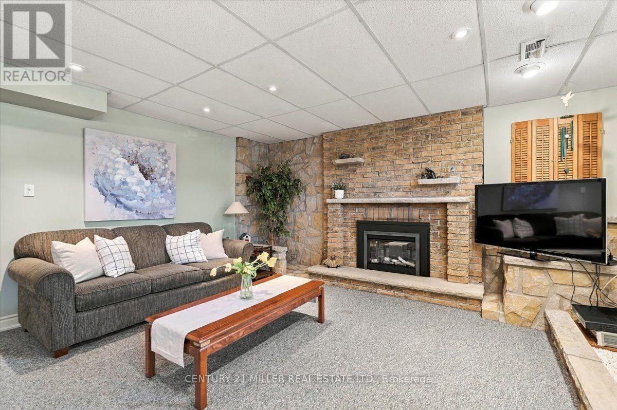 2044 CORAL CRESCENT - Image 26