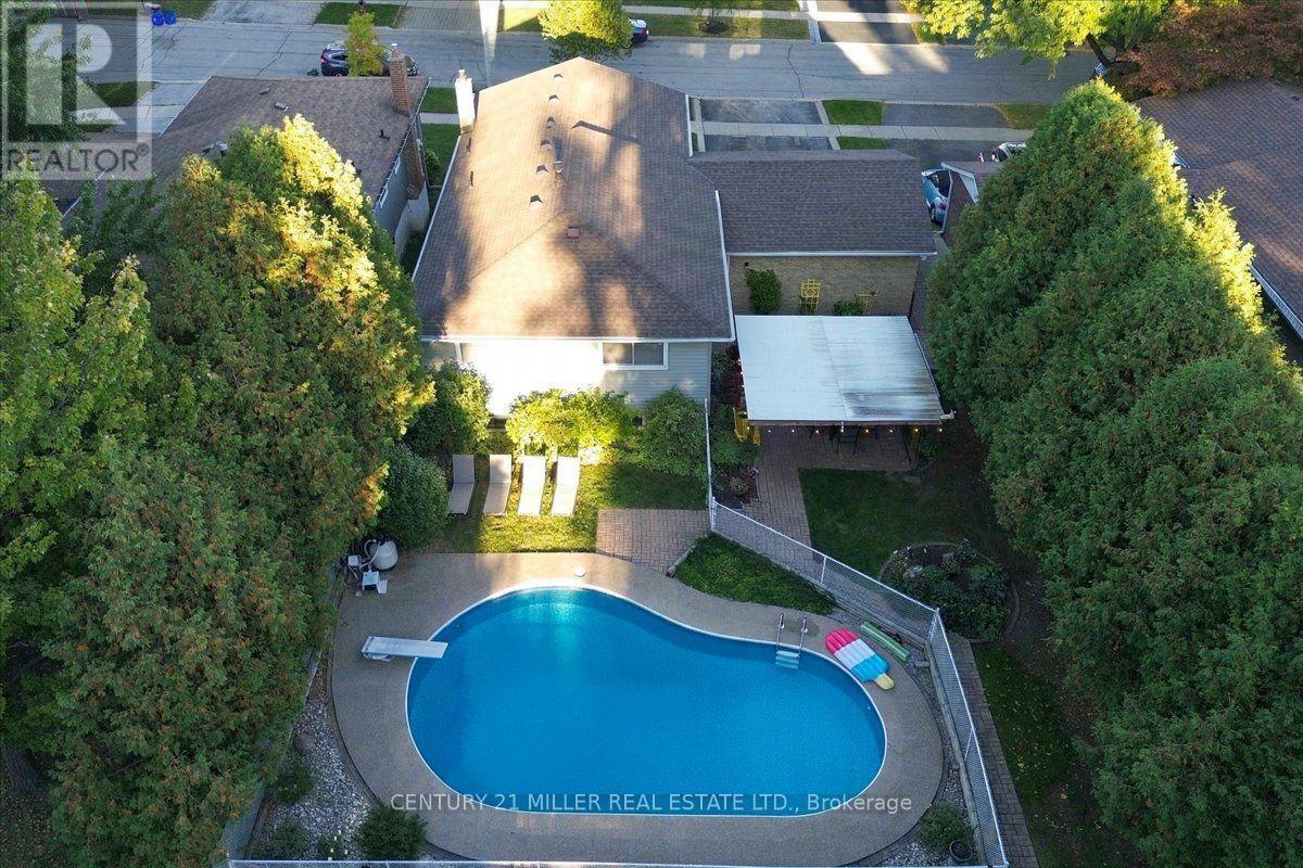 2044 CORAL CRESCENT - 46