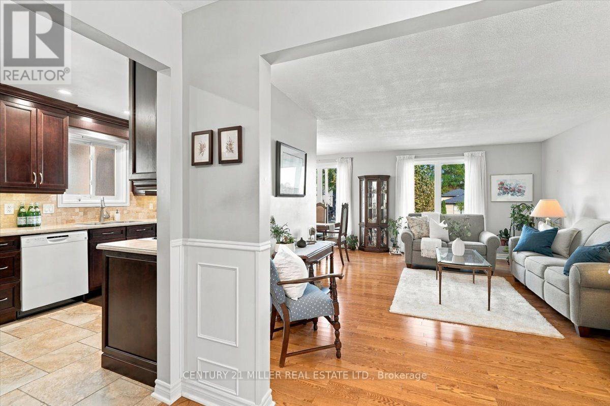 2044 CORAL CRESCENT - 6