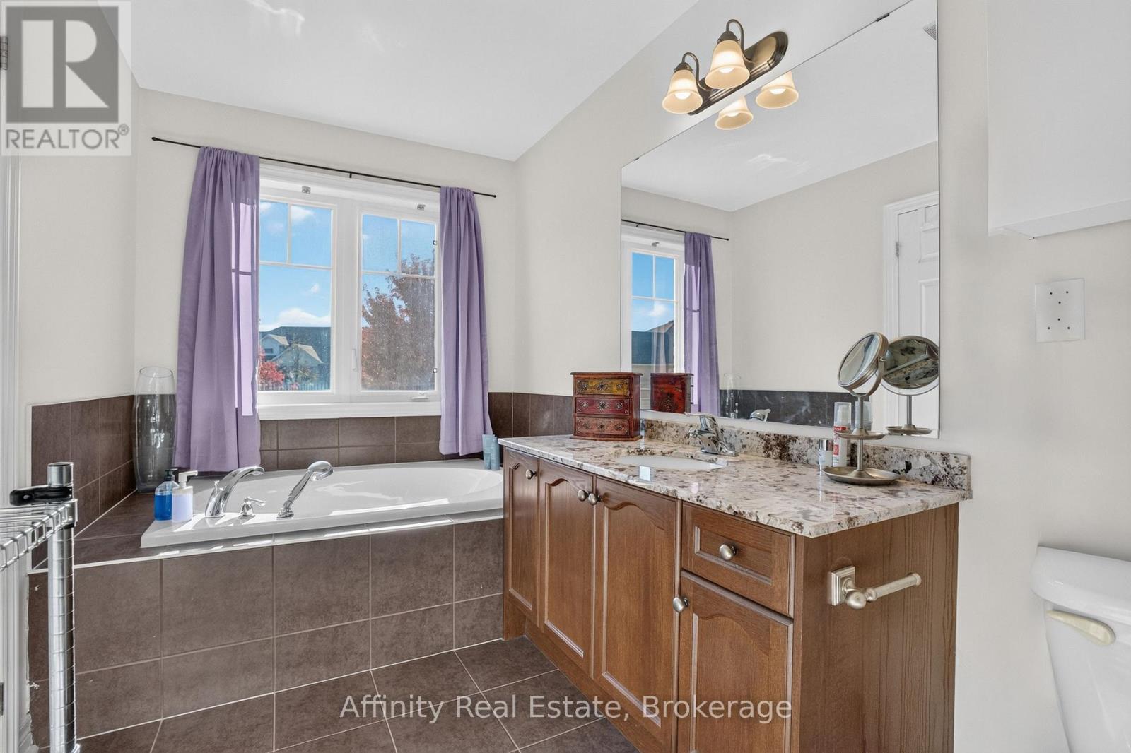 10 Maplerun Street, Caledon, ON photo 30