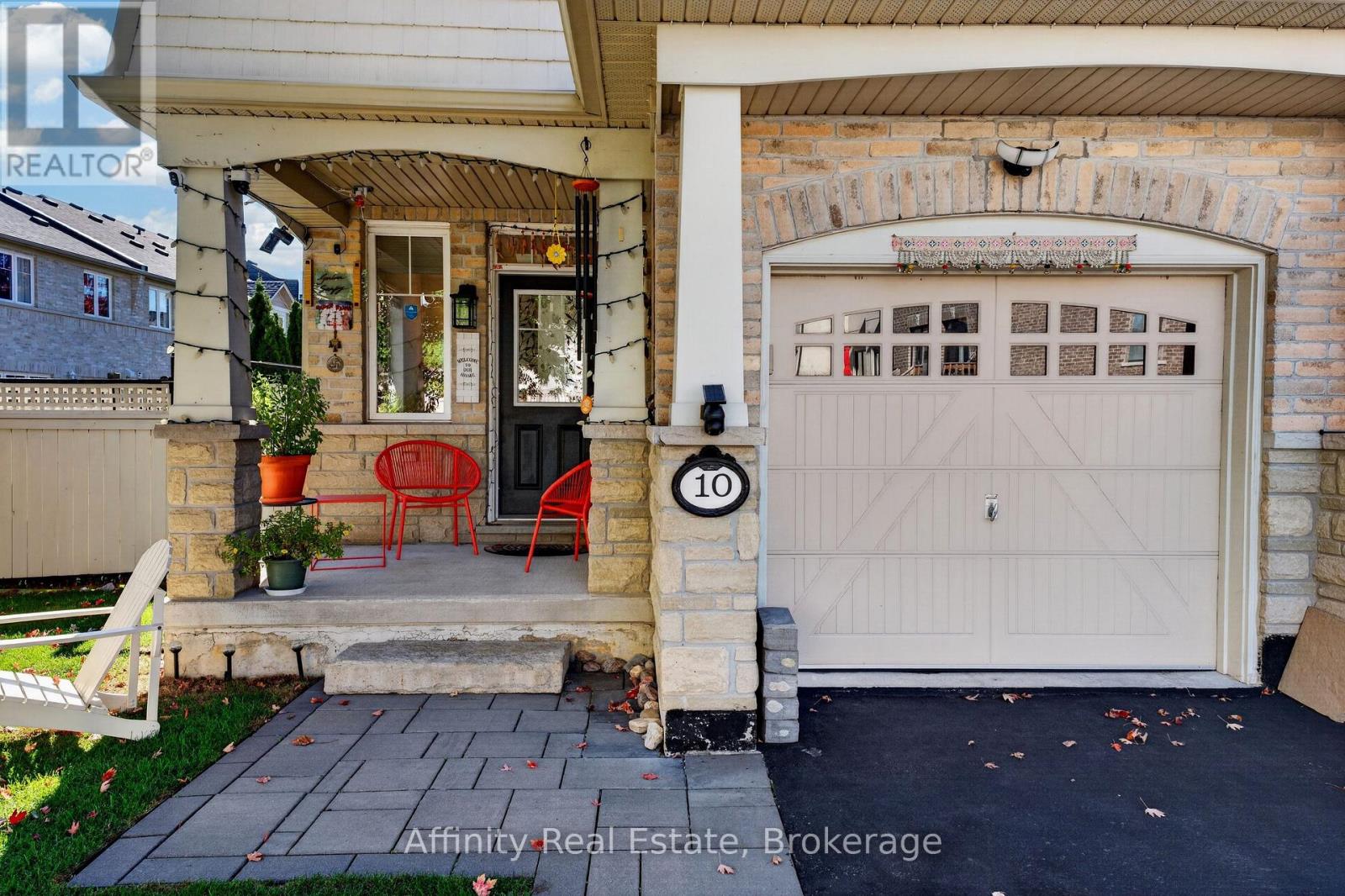 10 Maplerun Street, Caledon, ON photo 4