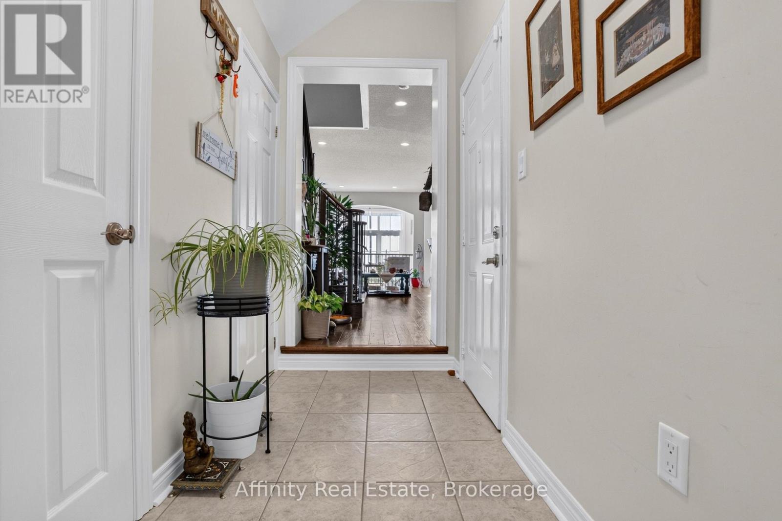 10 Maplerun Street, Caledon, ON photo 7